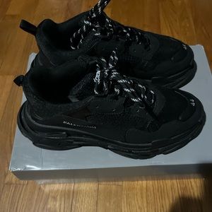 Men Balenciaga triple s sneakers